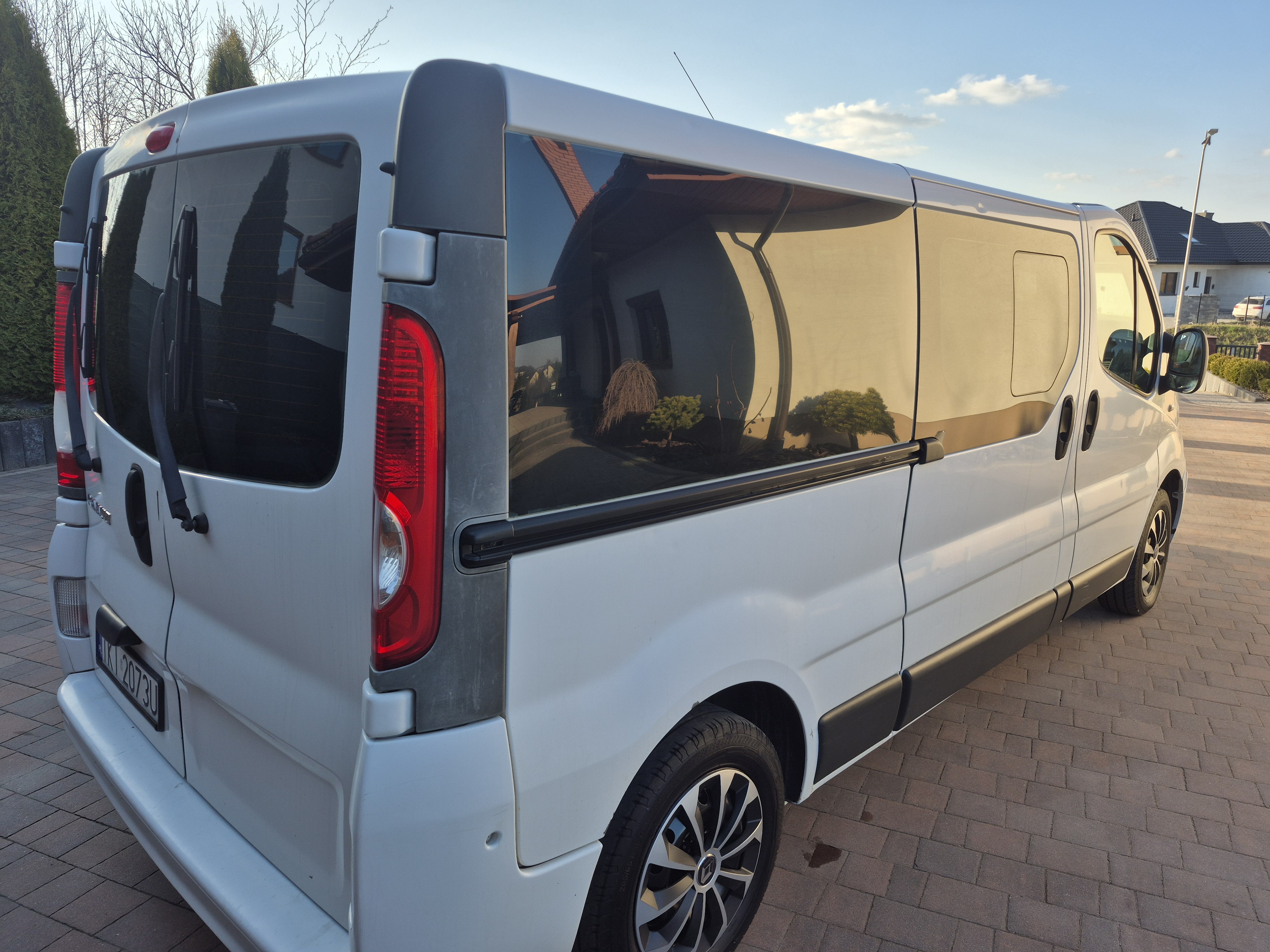 Opel Vivaro przyciemnianie szyb Pawłów